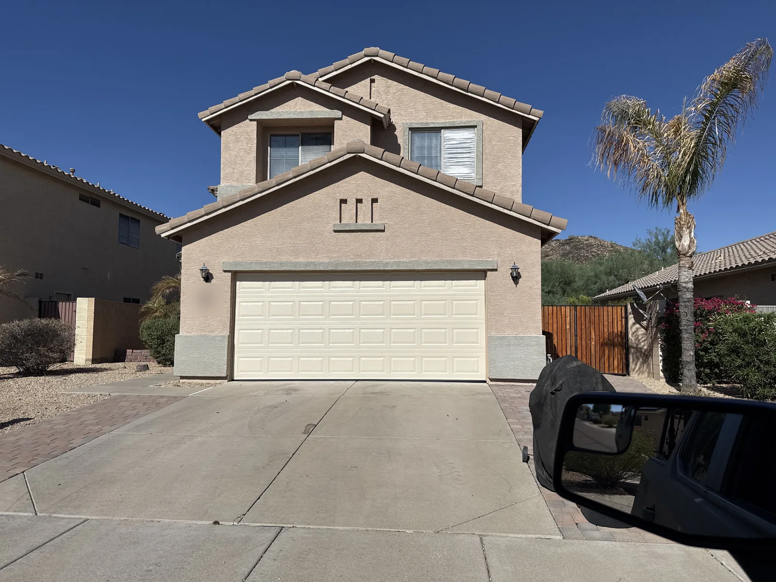 After: a new garage door (Amarr Lincoln 1000) in North Phoenix, AZ