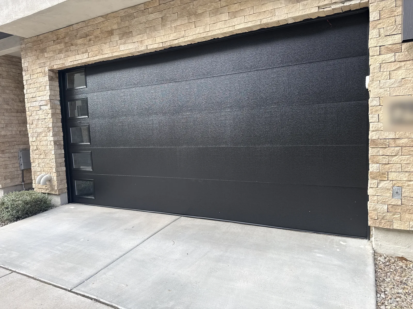 After: a new garage door (Amarr Lincoln 3138) in Scottsdale, AZ