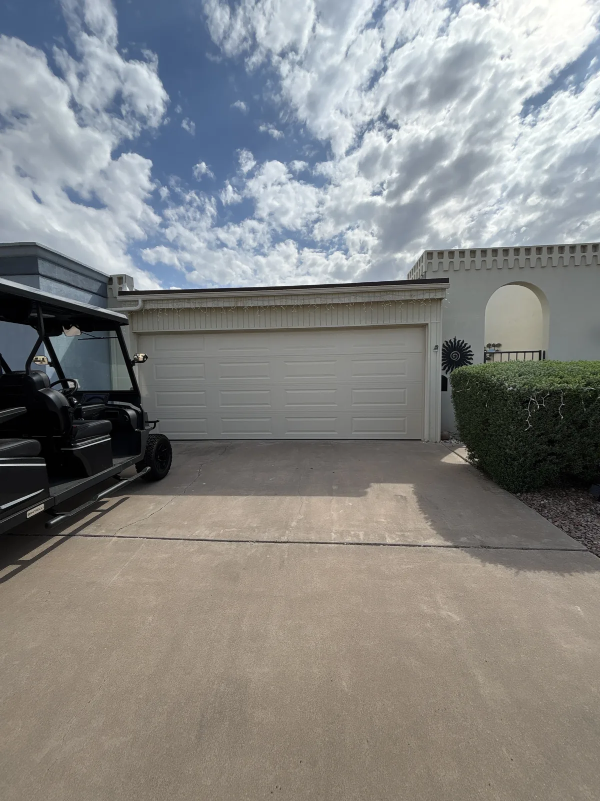 After: a new garage door (Amarr Lincoln 3138) in Scottsdale, AZ
